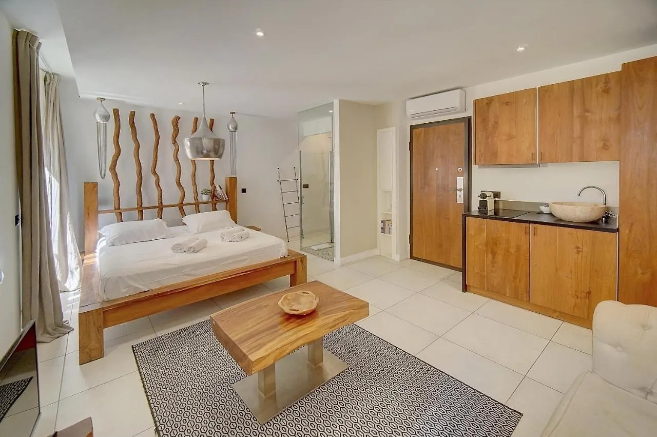 Magnifiques Appartements A 2 Pas Du Palais Cannes France